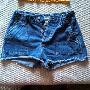 Deep pocket hip flare shorts and off shoulder crop top